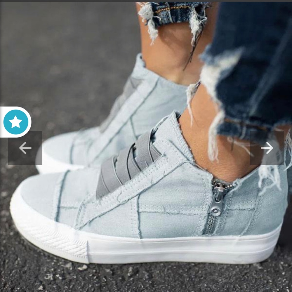 Gray Low Heel All Season Sneakers
Size 7